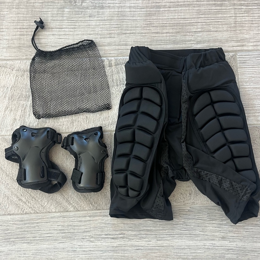 XS snowboard crash pants & wrist guards - brand new